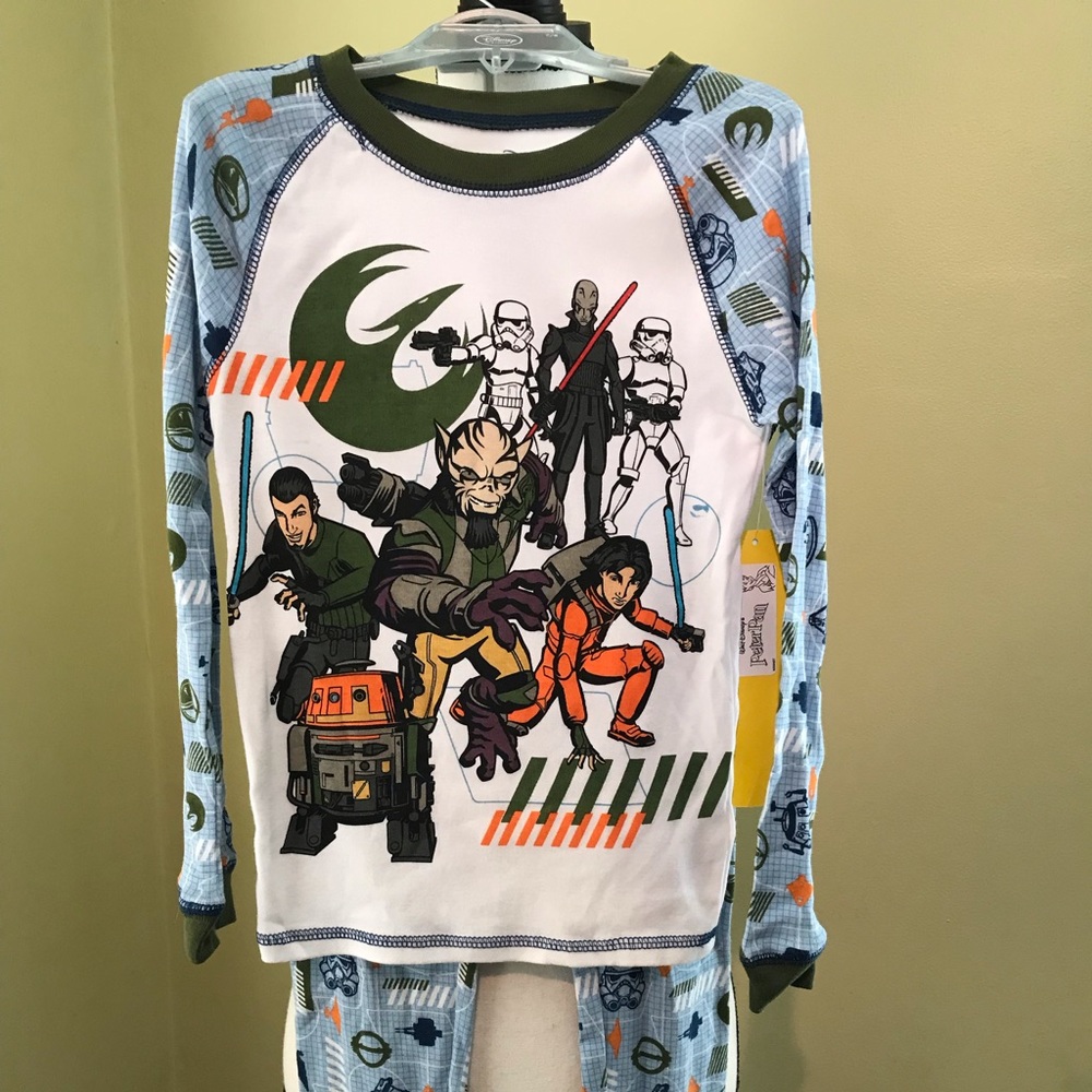 NWT DISNEY Star Wars Boys PJs, Size 7